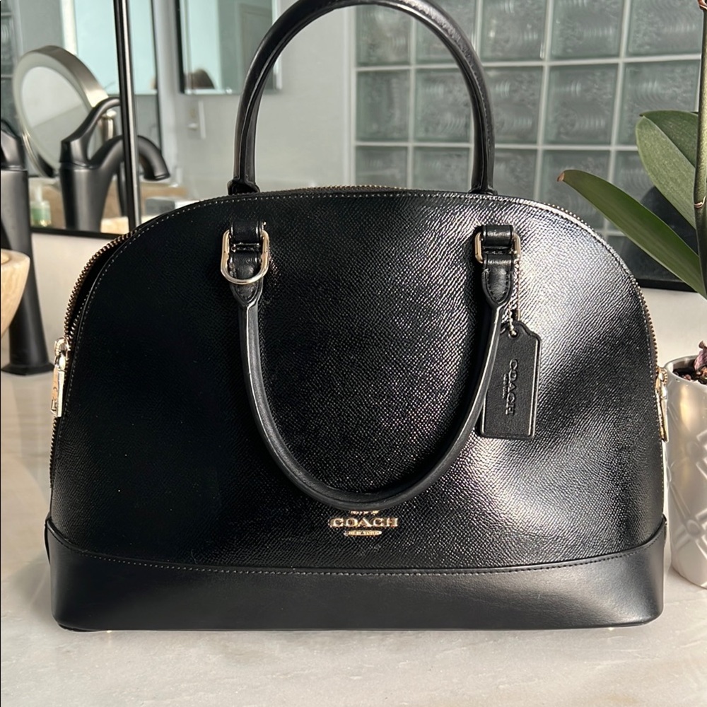 Coach: Black Leather Women's Bag